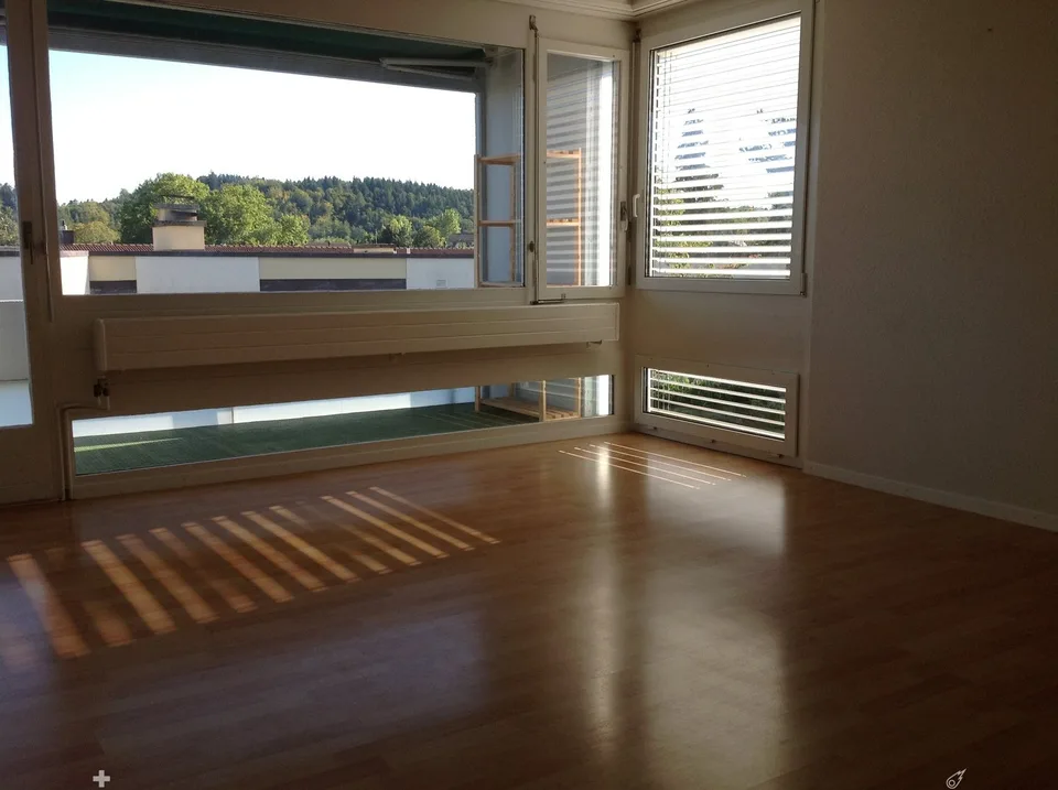Helle 2-Zimmer-Wohnung mit Balkon und schöner Aussicht in Biel/Bienne