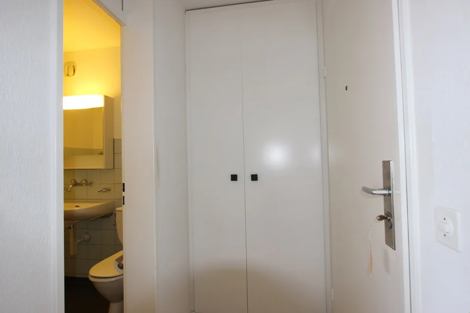 Helle 2-Zimmer-Wohnung mit Balkon und schöner Aussicht in Biel/Bienne