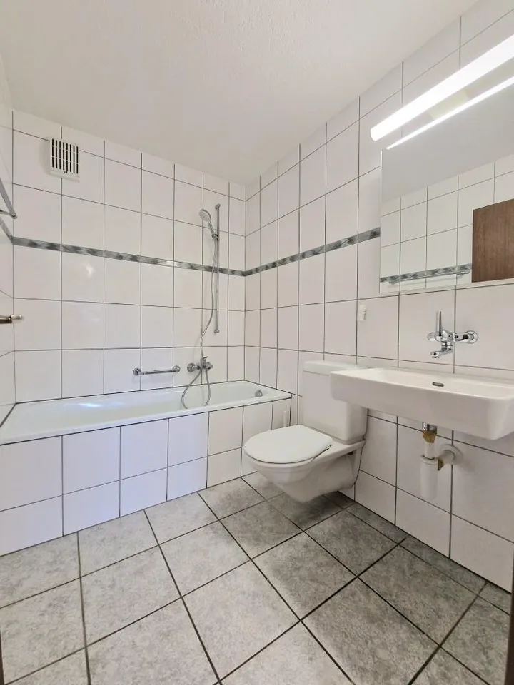 Charmante Dachwohnung zu vermieten!
