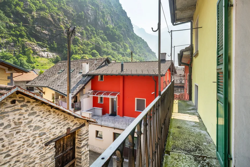 Haus mit zwei Wohnungen und Potenzial für Wertsteigerung – Foto 8 von 10