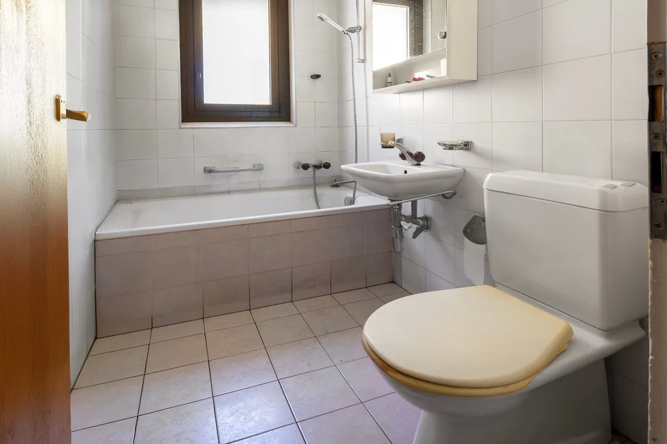 Haus mit zwei Wohnungen und Potenzial für Wertsteigerung – Foto 6 von 10