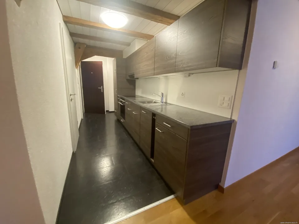 Charmant appartement avec balcon privé dans la vieille ville près de l'embarcadère