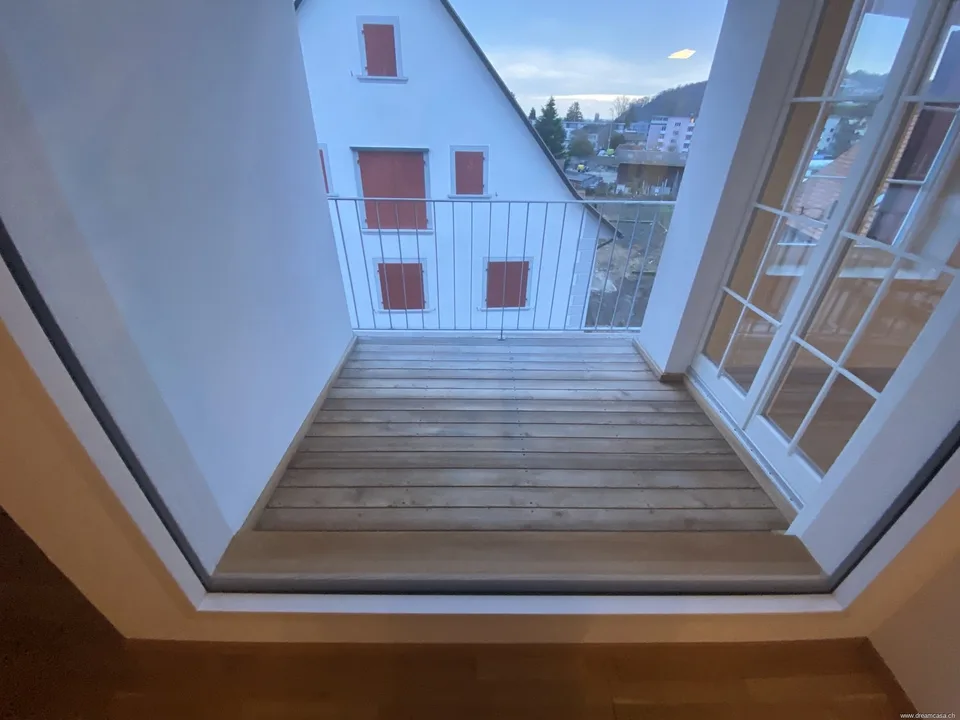 Charmant appartement avec balcon privé dans la vieille ville près de l'embarcadère