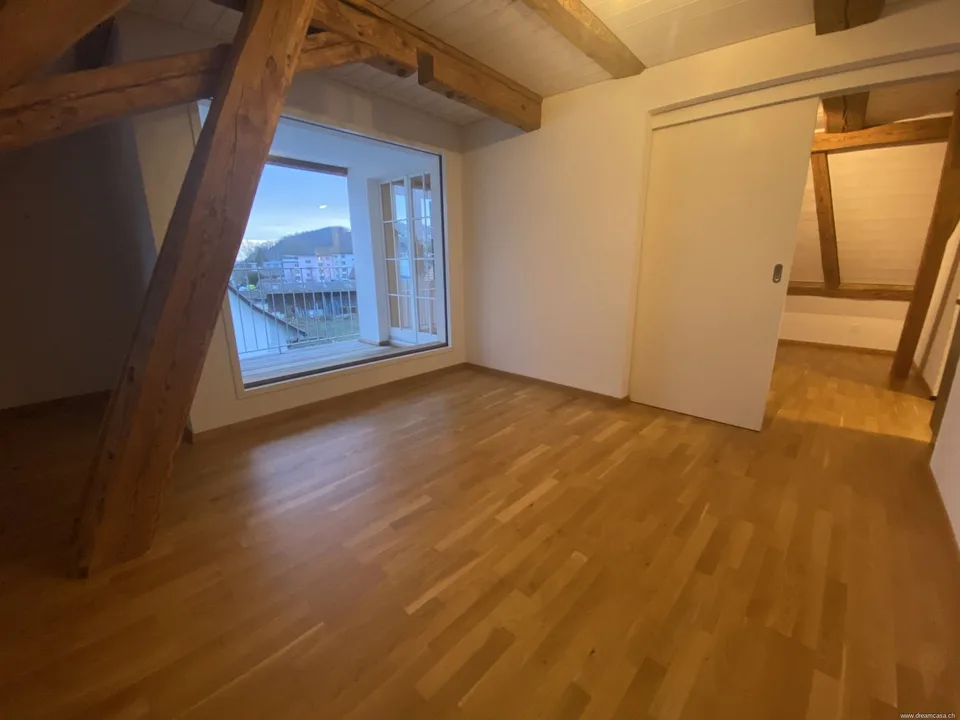 Charmant appartement avec balcon privé dans la vieille ville près de l'embarcadère