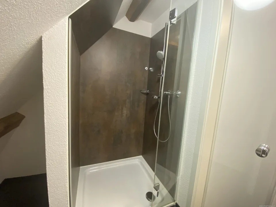 Charmant appartement avec balcon privé dans la vieille ville près de l'embarcadère