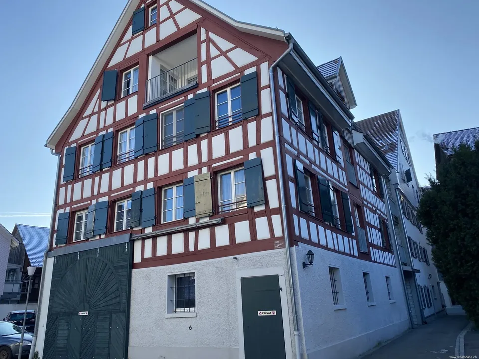 Charmant appartement avec balcon privé dans la vieille ville près de l'embarcadère
