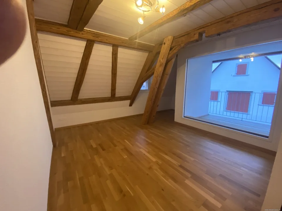 Charmant appartement avec balcon privé dans la vieille ville près de l'embarcadère