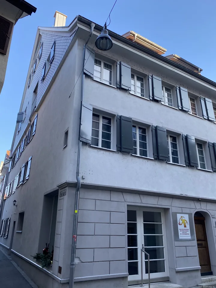 Charmant appartement avec balcon privé dans la vieille ville près de l'embarcadère
