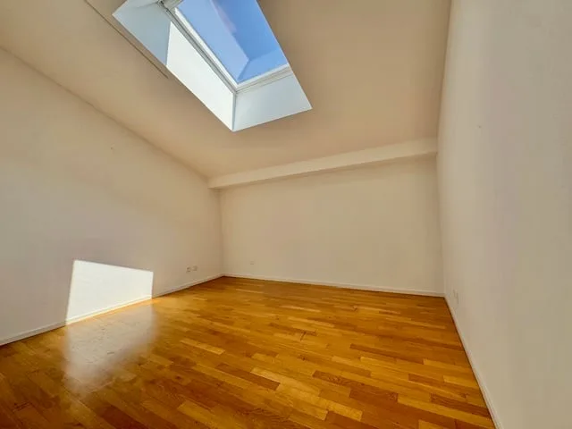 For sale in the center of Losone - Modern duplex attic of 5.5 rooms – photo 19 of 22