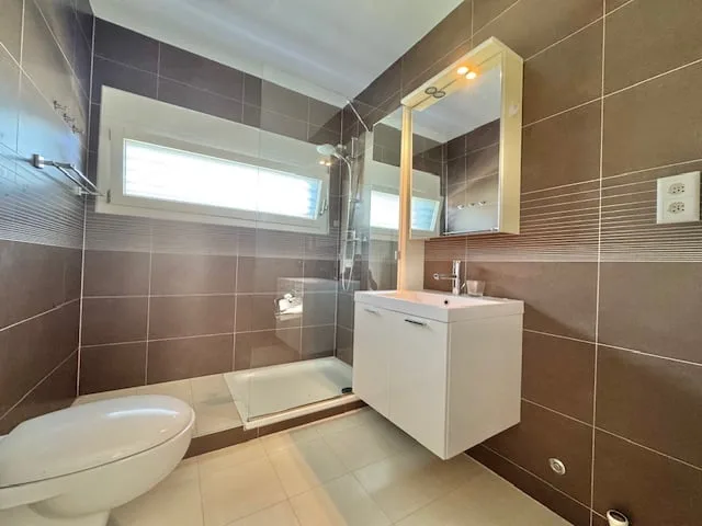 For sale in the center of Losone - Modern duplex attic of 5.5 rooms – photo 11 of 22