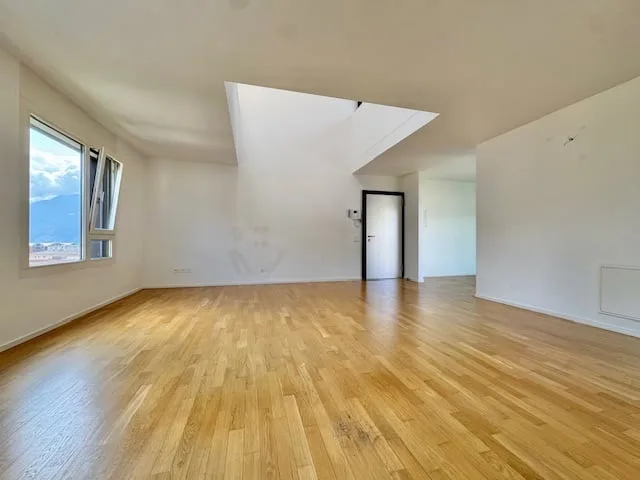 For sale in the center of Losone - Modern duplex attic of 5.5 rooms – photo 15 of 22