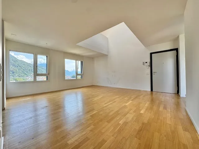 For sale in the center of Losone - Modern duplex attic of 5.5 rooms – photo 9 of 22