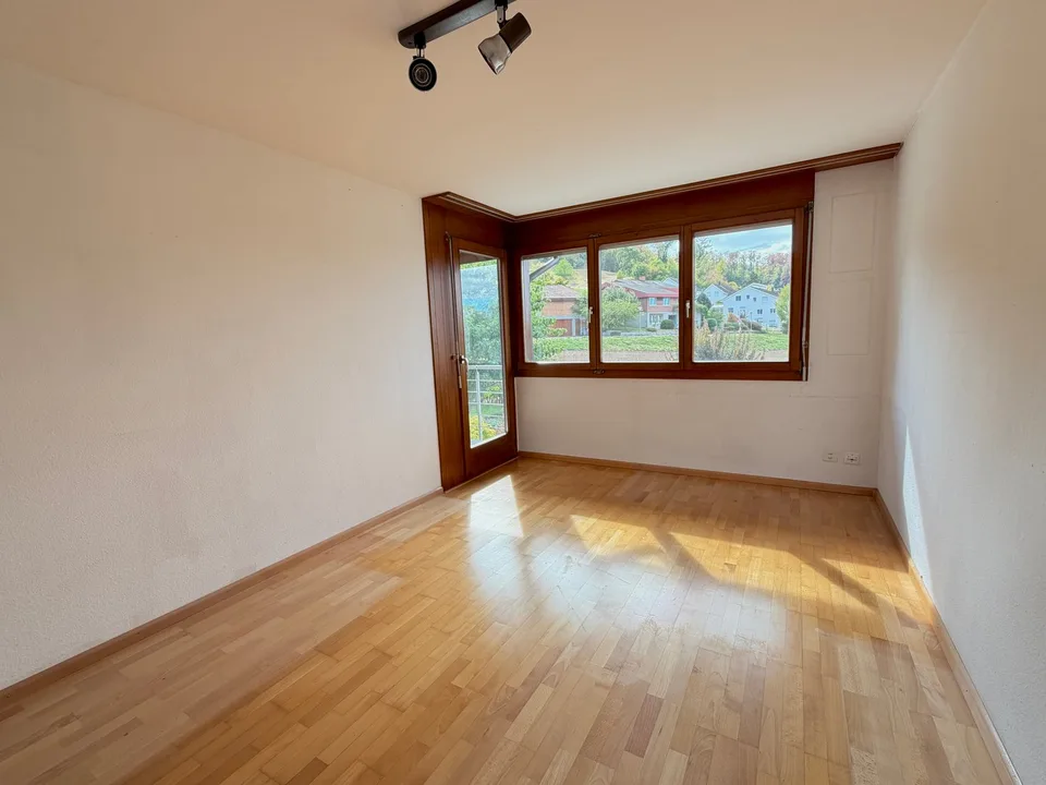 Attraktive 5.5 Zi DHH m. grosszügigem Wohnkonzept u. Garage – Foto 8 von 14