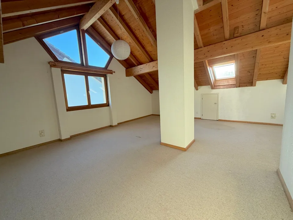 Attraktive 5.5 Zi DHH m. grosszügigem Wohnkonzept u. Garage – Foto 10 von 14