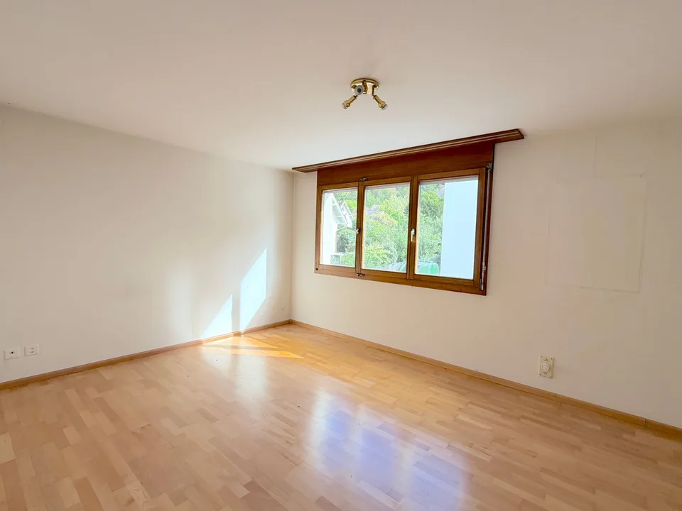 Attraktive 5.5 Zi DHH m. grosszügigem Wohnkonzept u. Garage – Foto 6 von 14