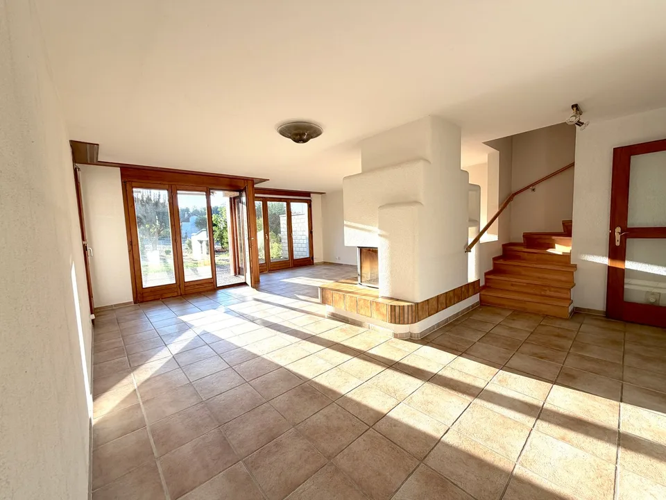 Attraktive 5.5 Zi DHH m. grosszügigem Wohnkonzept u. Garage – Foto 3 von 14