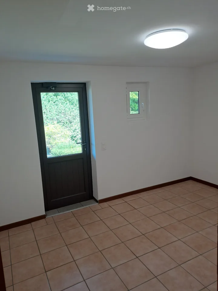 Geräumige 3.5-Zimmer-Wohnung mit Terrasse und Blick