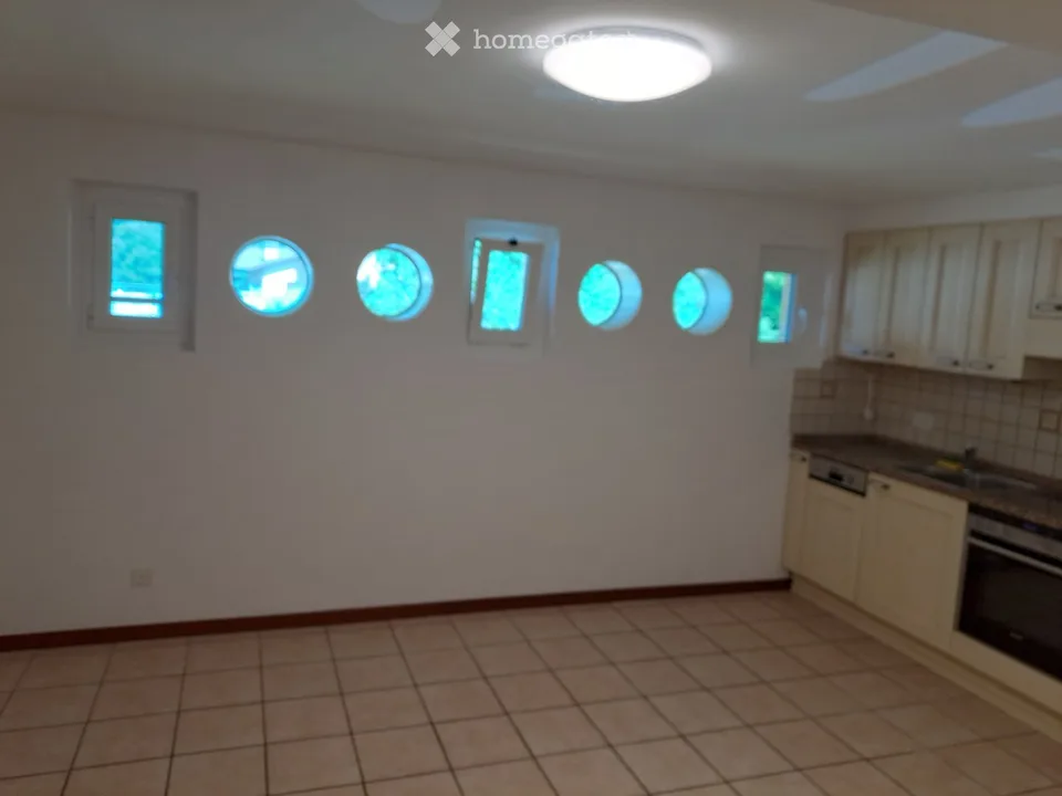 Geräumige 3.5-Zimmer-Wohnung mit Terrasse und Blick