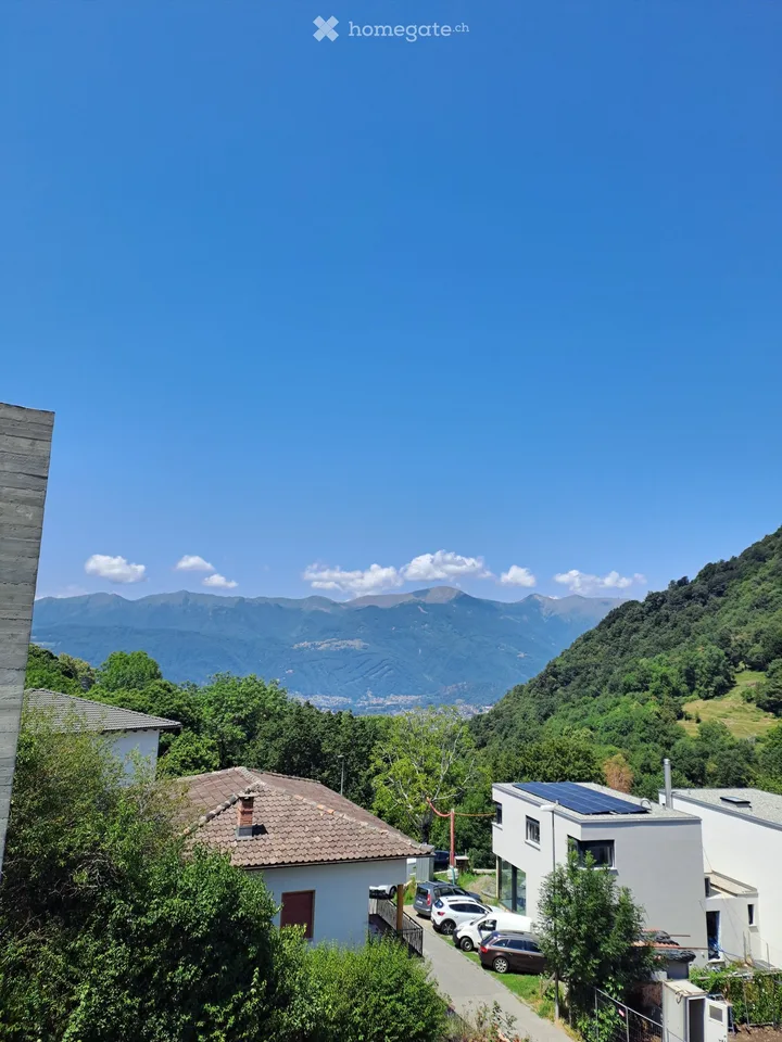 Geräumige 3.5-Zimmer-Wohnung mit Terrasse und Blick