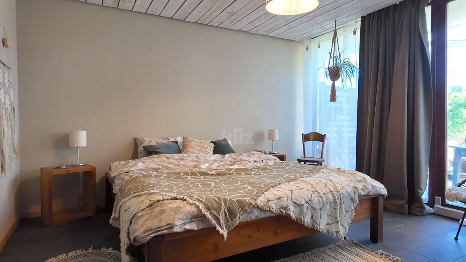 Superbe maison mitoyenne avec jardin arboré – photo 11 sur 13