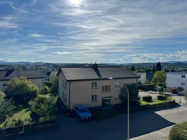 ***Erstvermietung nach Sanierung*** - 4.5-Zimmerwohnung mit Weitblick