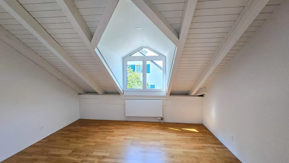 5.5-Zimmer-Einfamilienhaus mit traumhaftem Garten an sonniger Lage in Stallikon