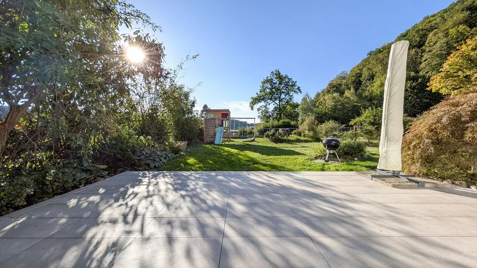 5.5-Zimmer-Einfamilienhaus mit traumhaftem Garten an sonniger Lage in Stallikon