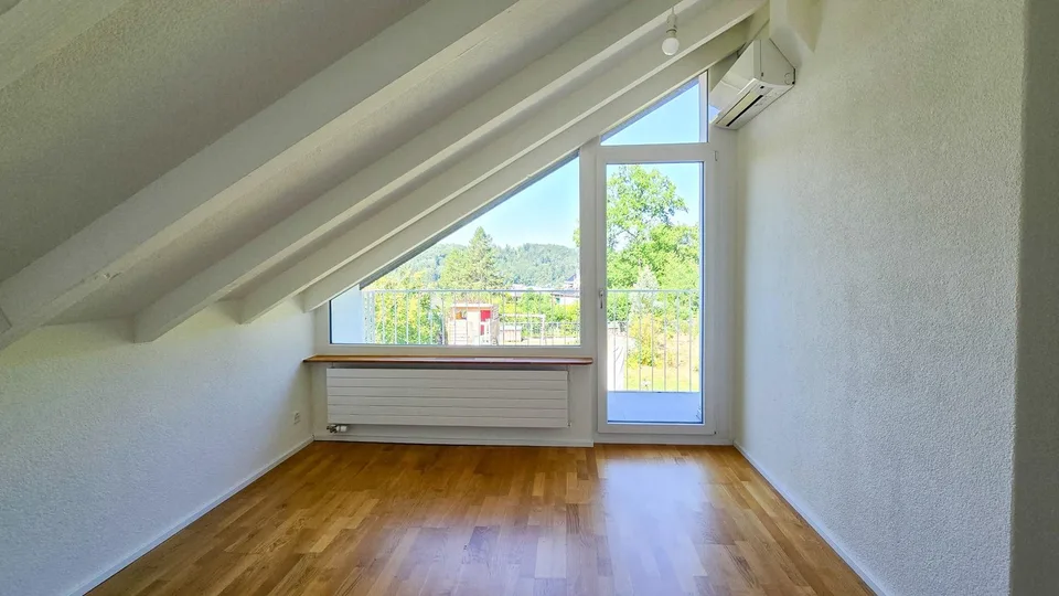 5.5-Zimmer-Einfamilienhaus mit traumhaftem Garten an sonniger Lage in Stallikon