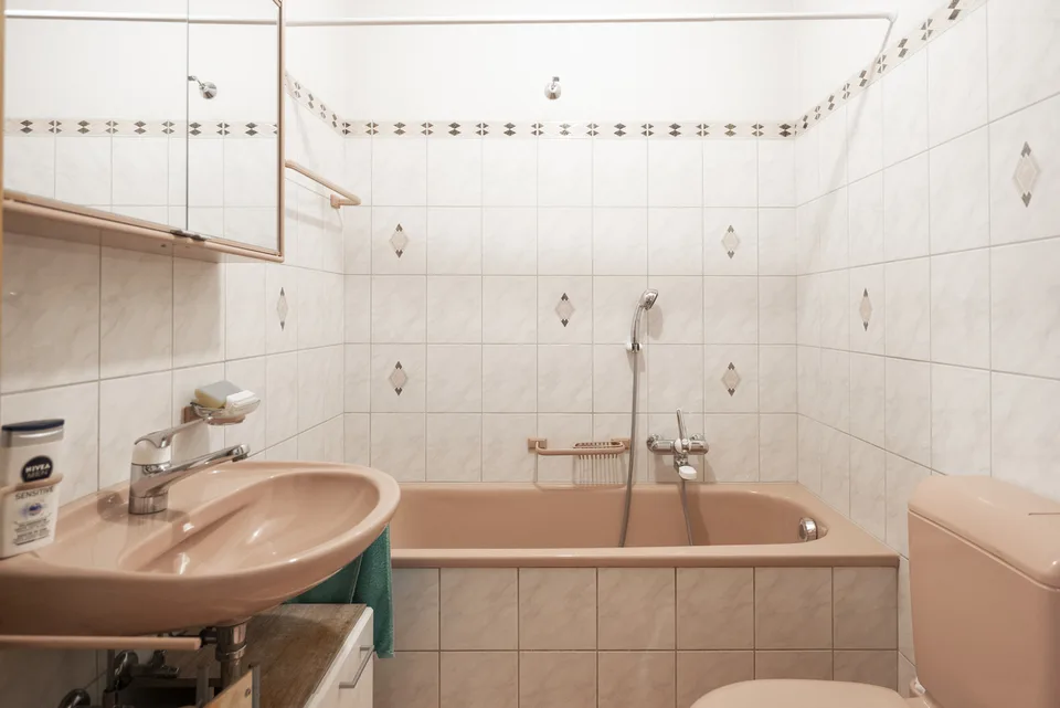 Körperschaft mit Wohnsitz, Stall und Pferdestall – Foto 5 von 13