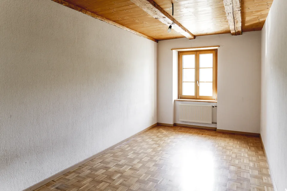Körperschaft mit Wohnsitz, Stall und Pferdestall – Foto 7 von 13