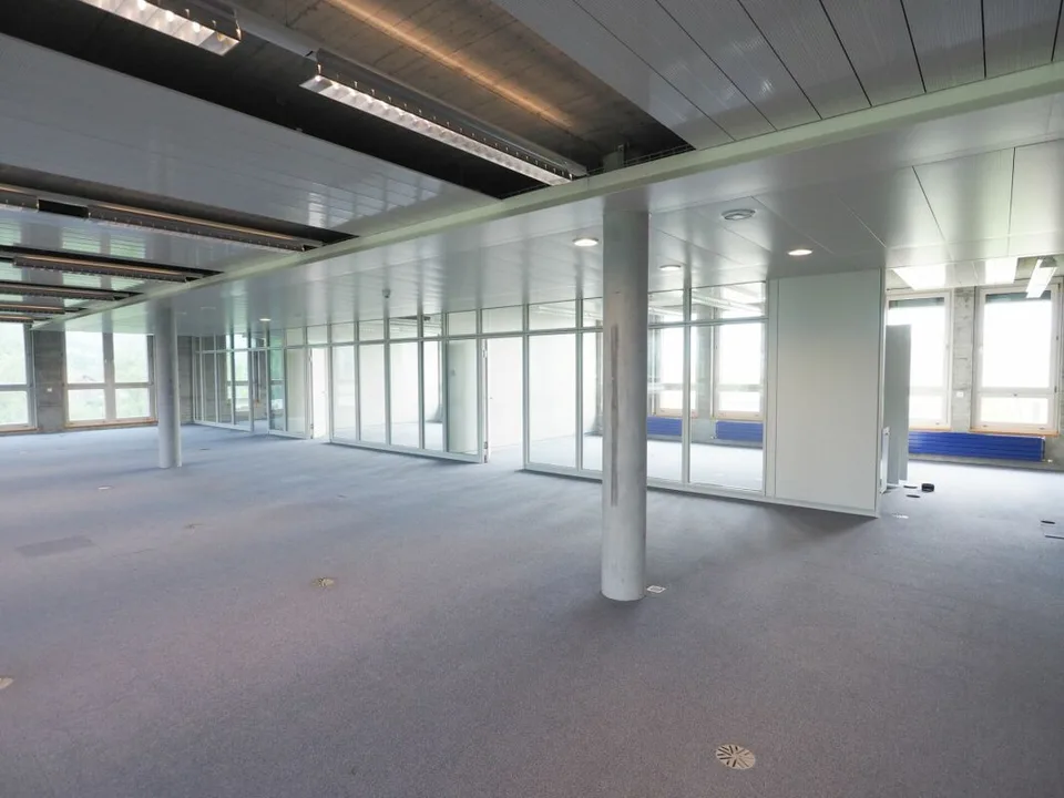 Spazio ufficio di prima classe con 392 m² in un immobile commerciale rappresentativo – foto 3 di 10