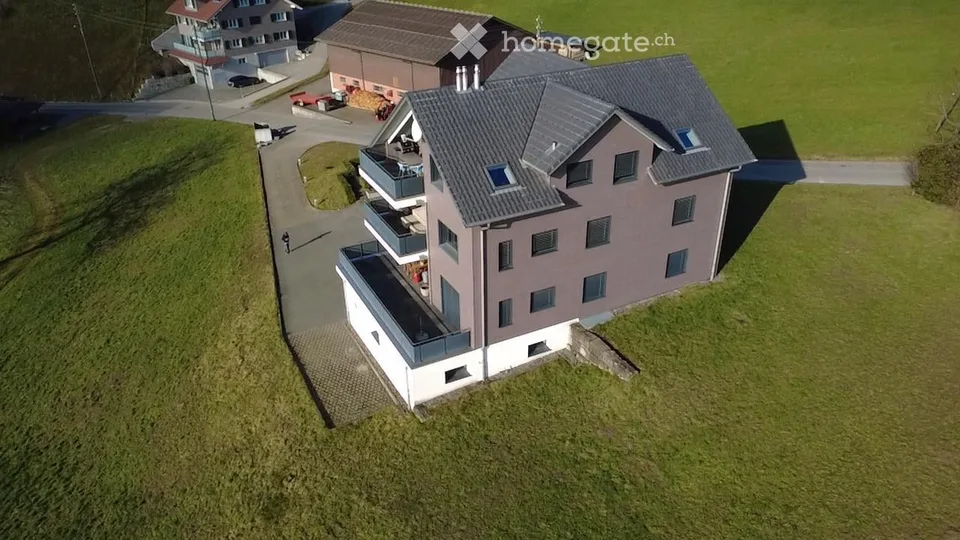 Exclusive 3.5-room attic apartment with panoramic views in Tuggen