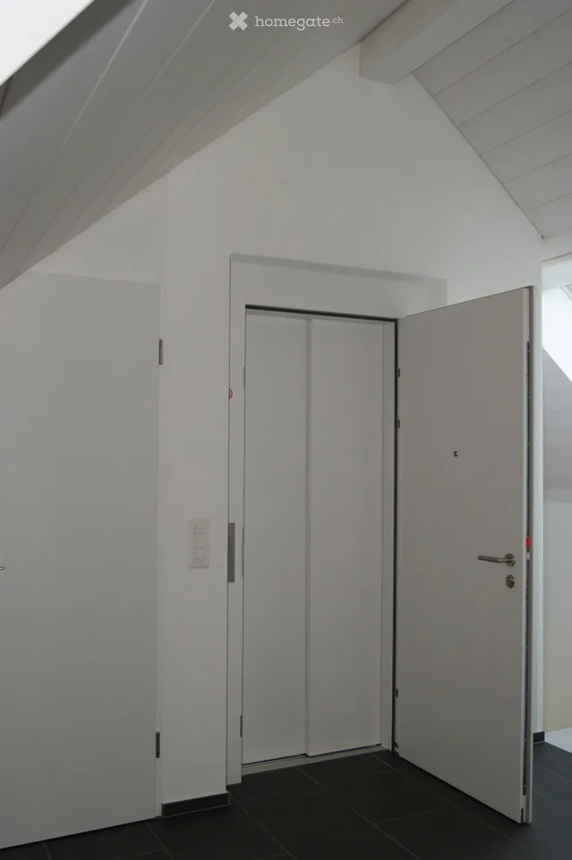Exclusive 3.5-room attic apartment with panoramic views in Tuggen