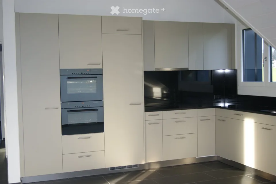 Exclusive 3.5-room attic apartment with panoramic views in Tuggen