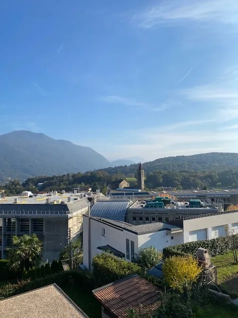 Vendesi affascinante casa d’epoca in posizione rialzata – foto 9 di 9