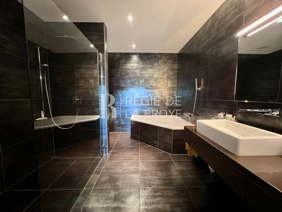 Appartamento di lusso 165 m² a Gampelen