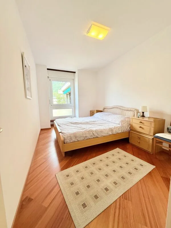 Geräumige 3.5-Zimmer-Wohnung mit Terrasse - privilegierte Lage in Bellinzona – Foto 6 von 8
