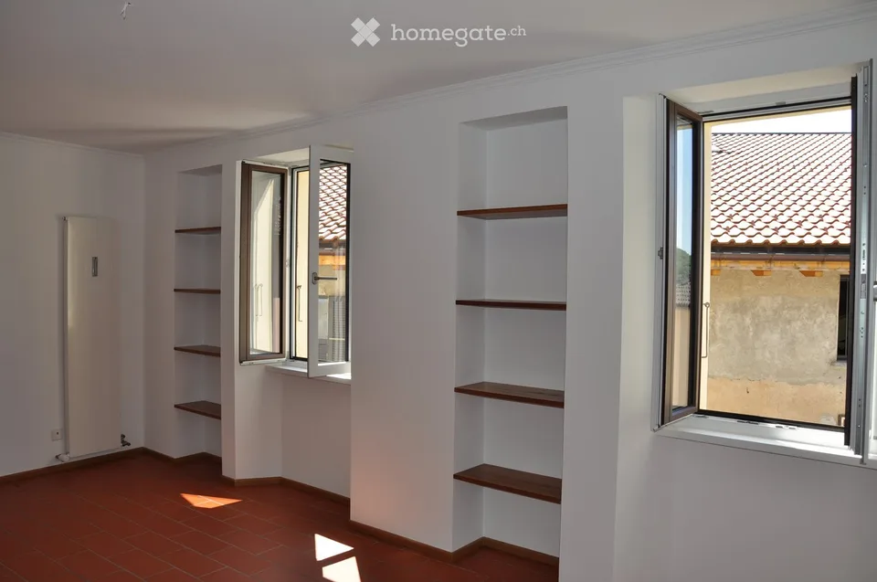 Duplex charmant de 4 pièces dans le noyau de Neggio
