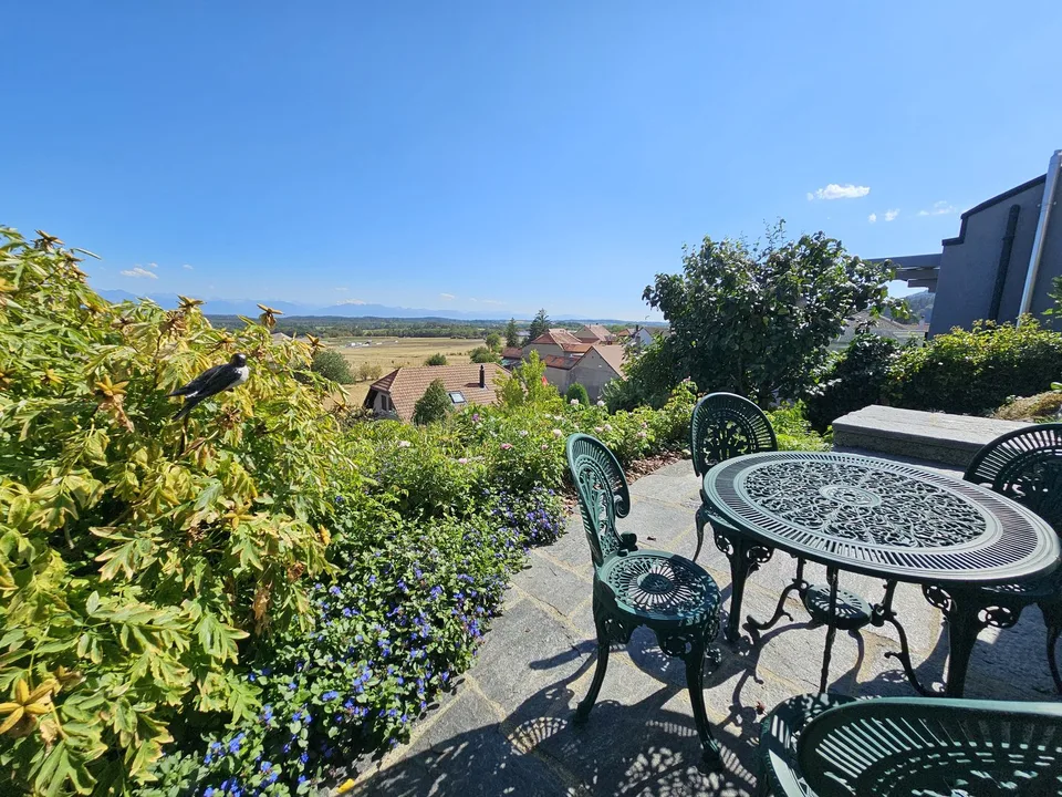 Villa indipendente con vista panoramica sulla campagna e le Alpi – foto 3 di 14
