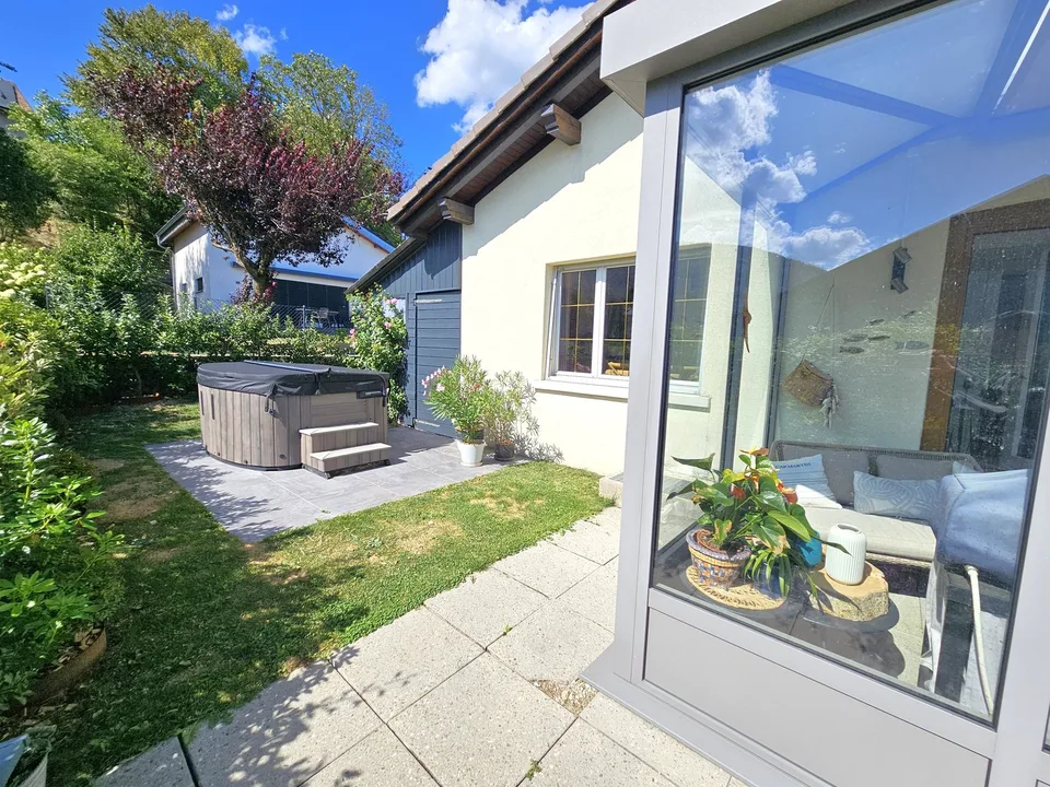 Villa indipendente con vista panoramica sulla campagna e le Alpi – foto 12 di 14