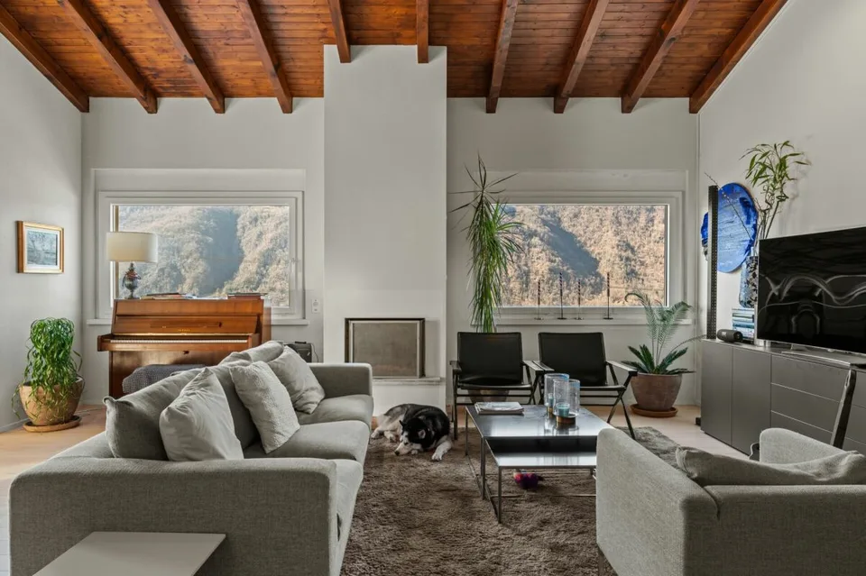 Esclusiva Casa immersa nella natura vista lago a 180° – foto 5 di 16