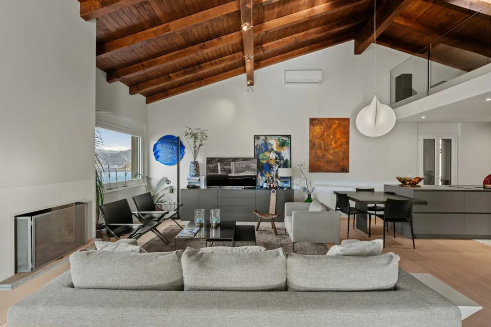 Esclusiva Casa immersa nella natura vista lago a 180° – foto 4 di 16