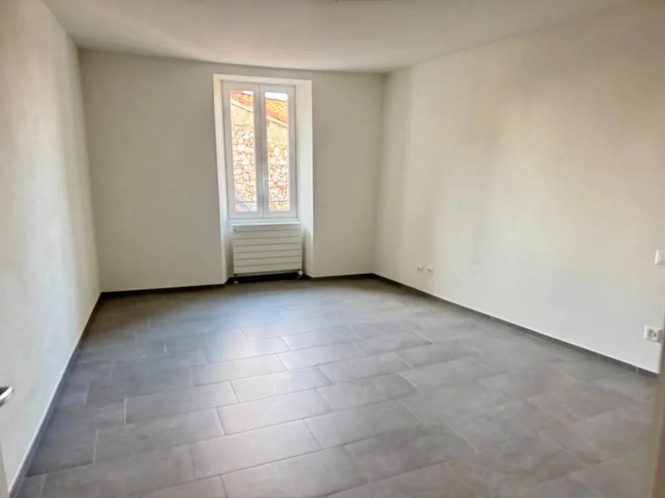 Aranno - Appartement 3.5 pièces à louer dans le noyau sans congu