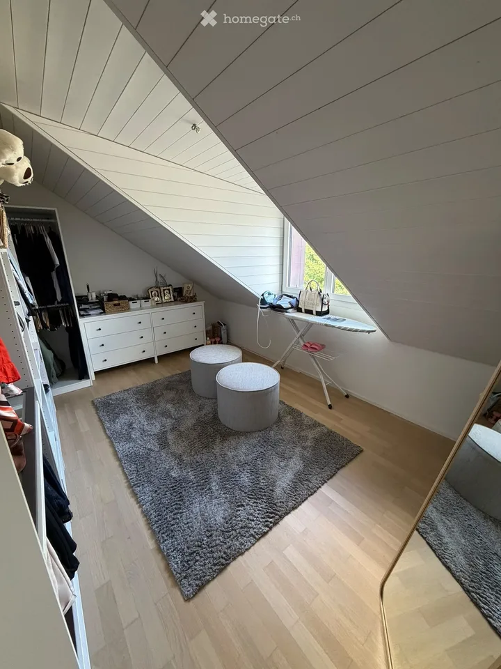 Bright 3.5-room apartment with balcony and beautiful view in Urdorf