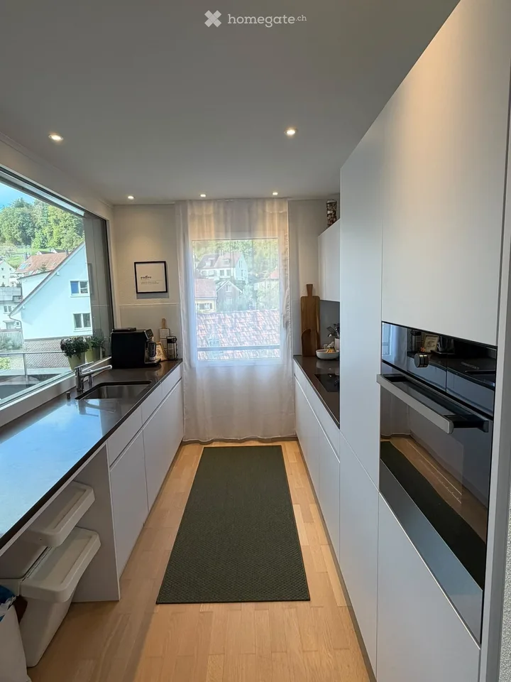 Bright 3.5-room apartment with balcony and beautiful view in Urdorf
