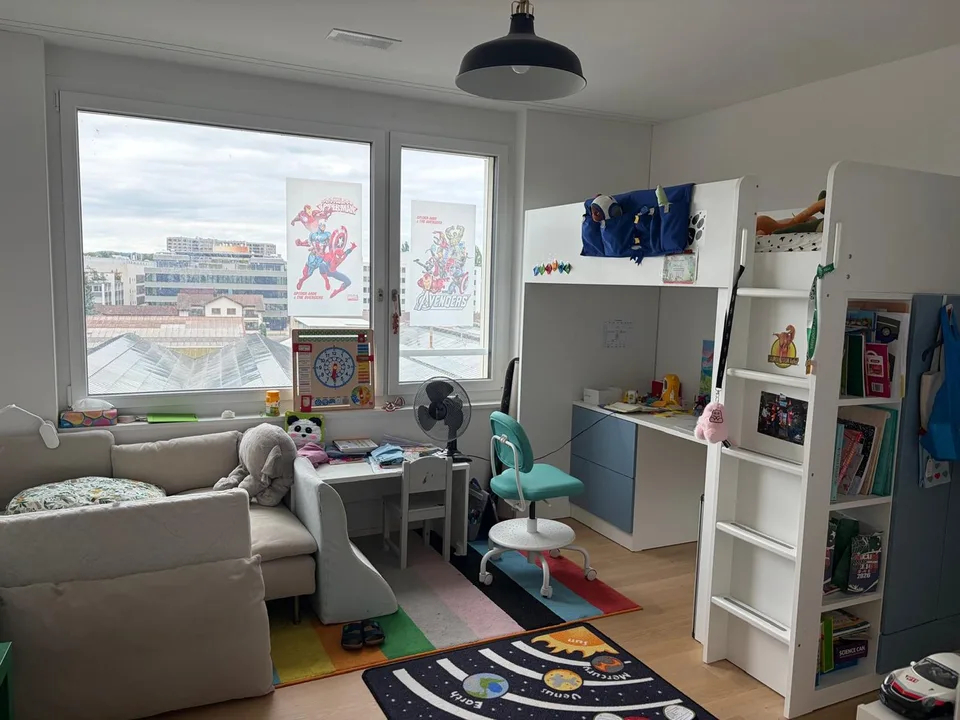 Appartement lumineux 4.5 pièces avec balcon à Dübendorf