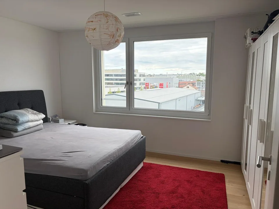 Appartement lumineux 4.5 pièces avec balcon à Dübendorf