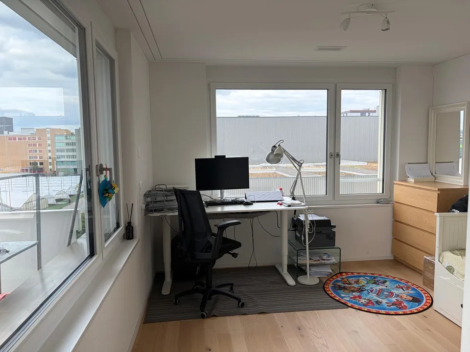 Appartement lumineux 4.5 pièces avec balcon à Dübendorf