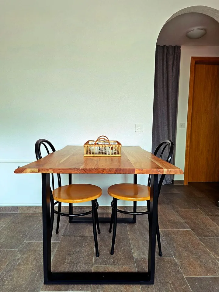 Renovierte Zweizimmerwohnung mit Terrasse und separatem Eingang in Loson...