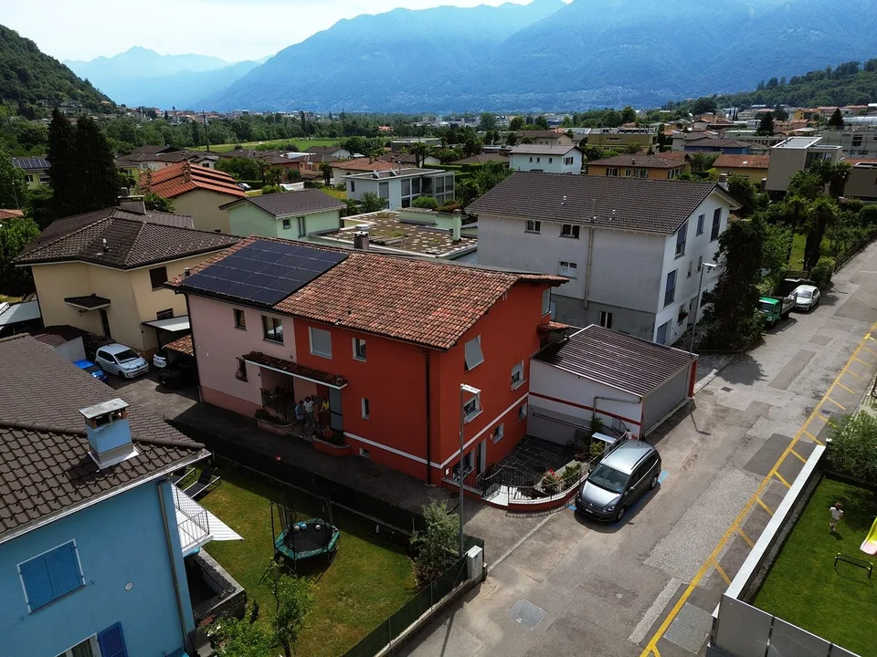 Renovierte Zweizimmerwohnung mit Terrasse und separatem Eingang in Loson...